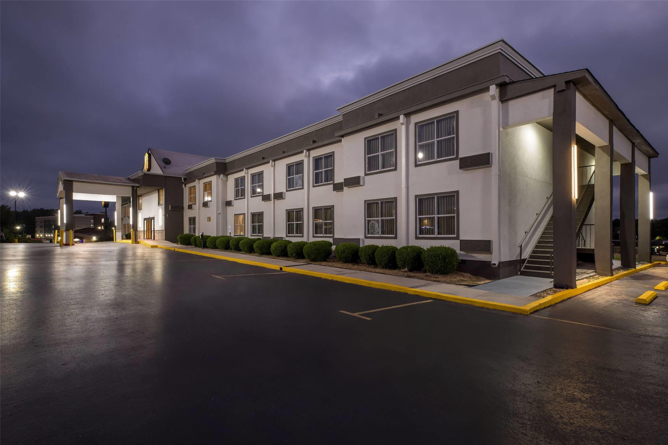 Super 8 By Wyndham Athens 1/33