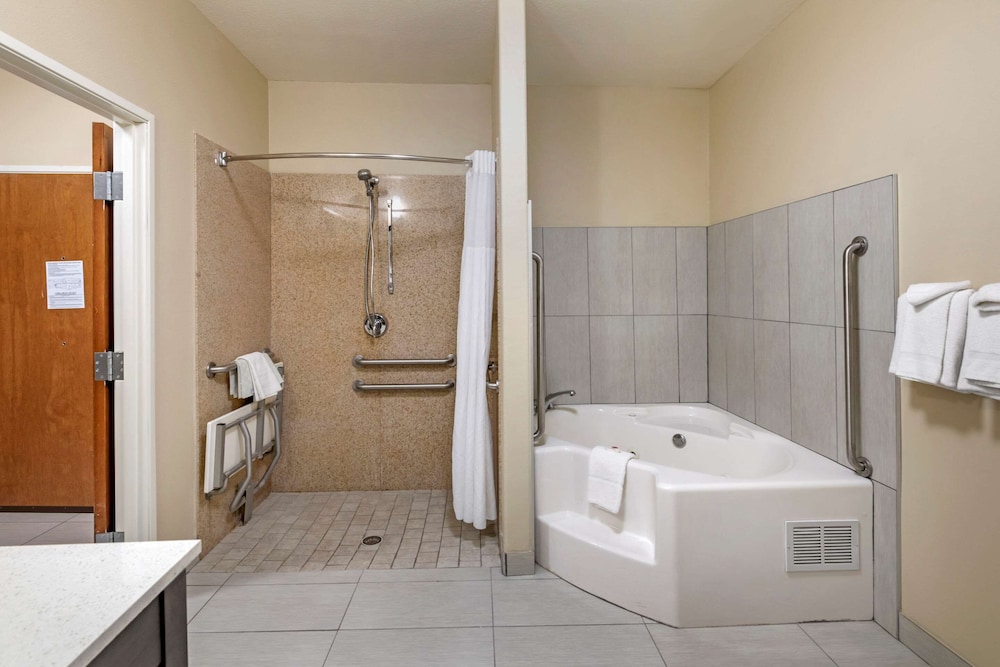 Comfort Inn & Suites Lubbock West 14/34