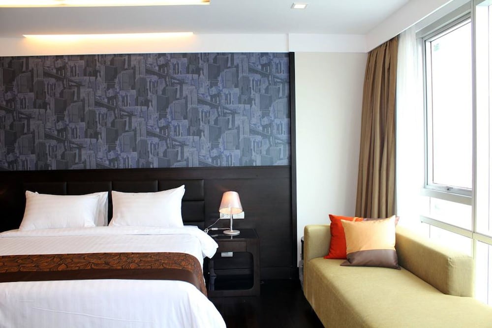 Jasmine Grande Residence 24/74