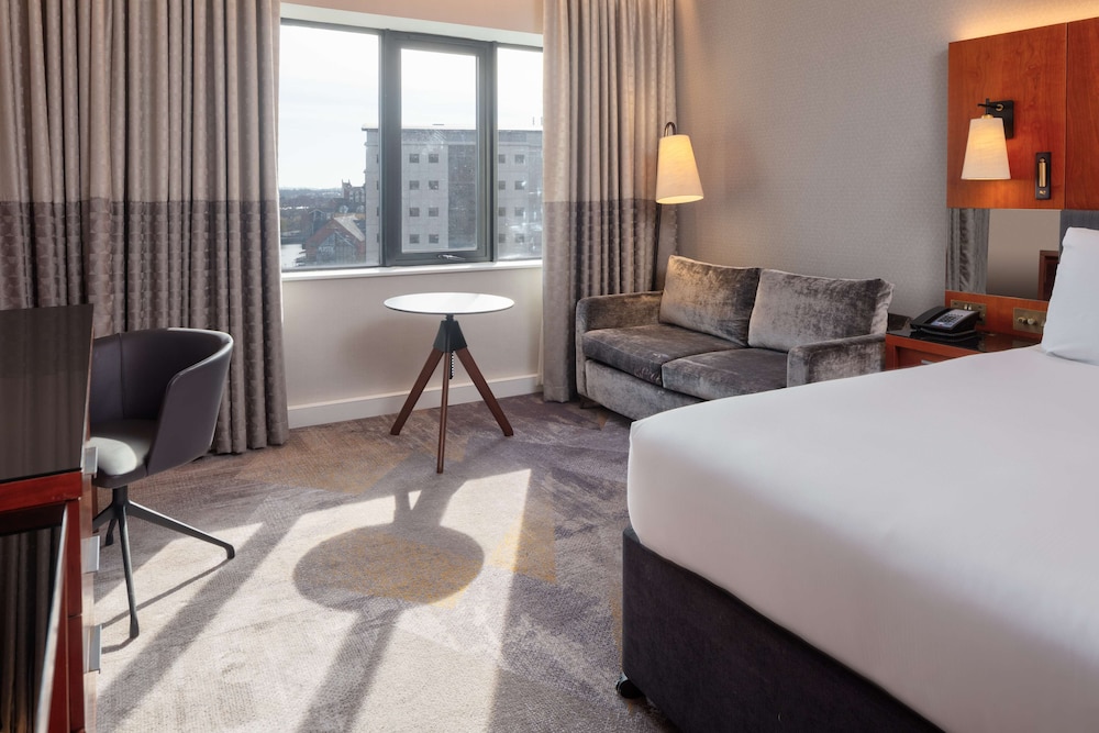 Hilton Belfast 30/75