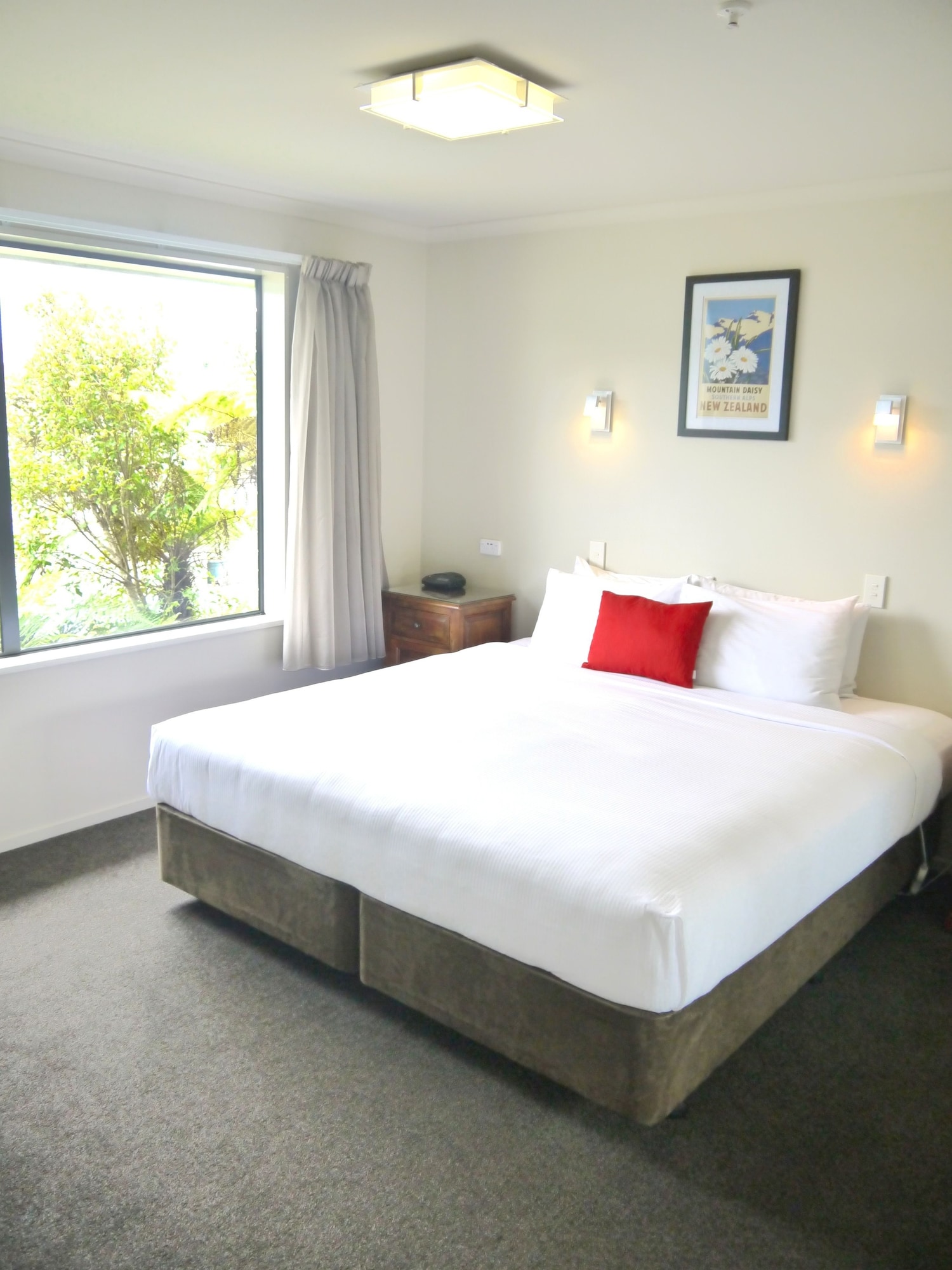 1 Bedroom, Apartment, 1 King and 1 Single Beds
