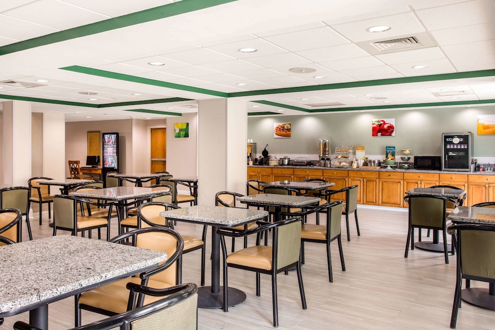 Quality Inn & Suites North Myrtle Beach 44/61