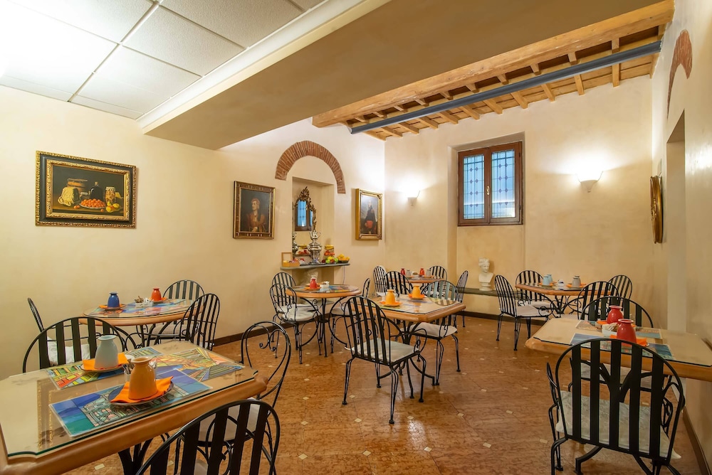 Hotel Porta Faenza 73/87