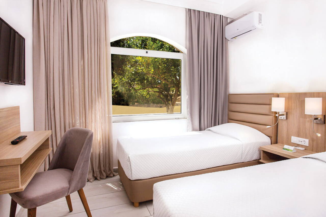 Eurovillage Achilleas Hotel 24/90
