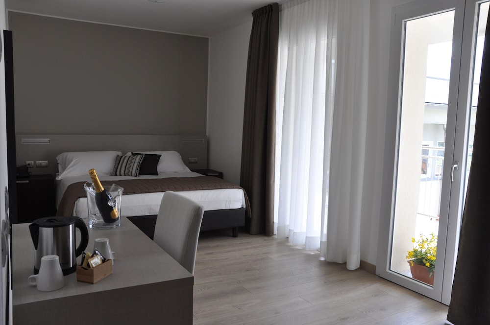 Hotel Vischi 37/50