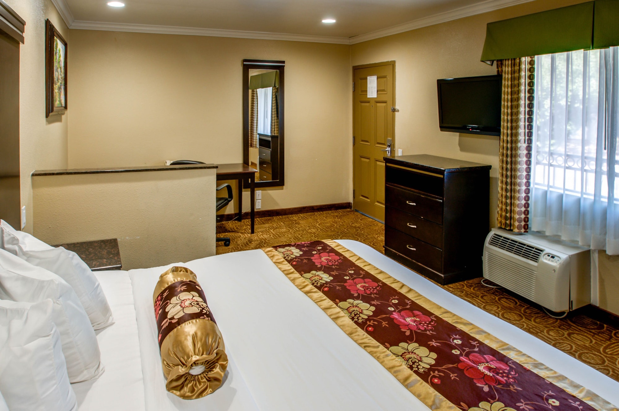ROOM, KING BED, ACCESSIBLE