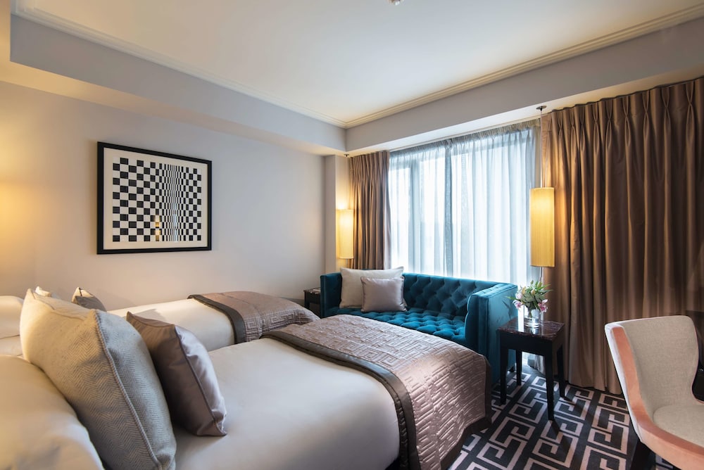 EXECUTIVE, TWIN BEDS
