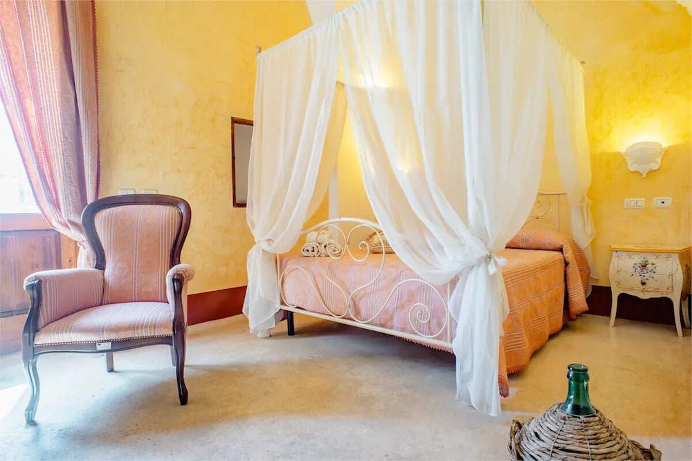 SUPERIOR, DOUBLE BED, CITY VIEW, BALCONY