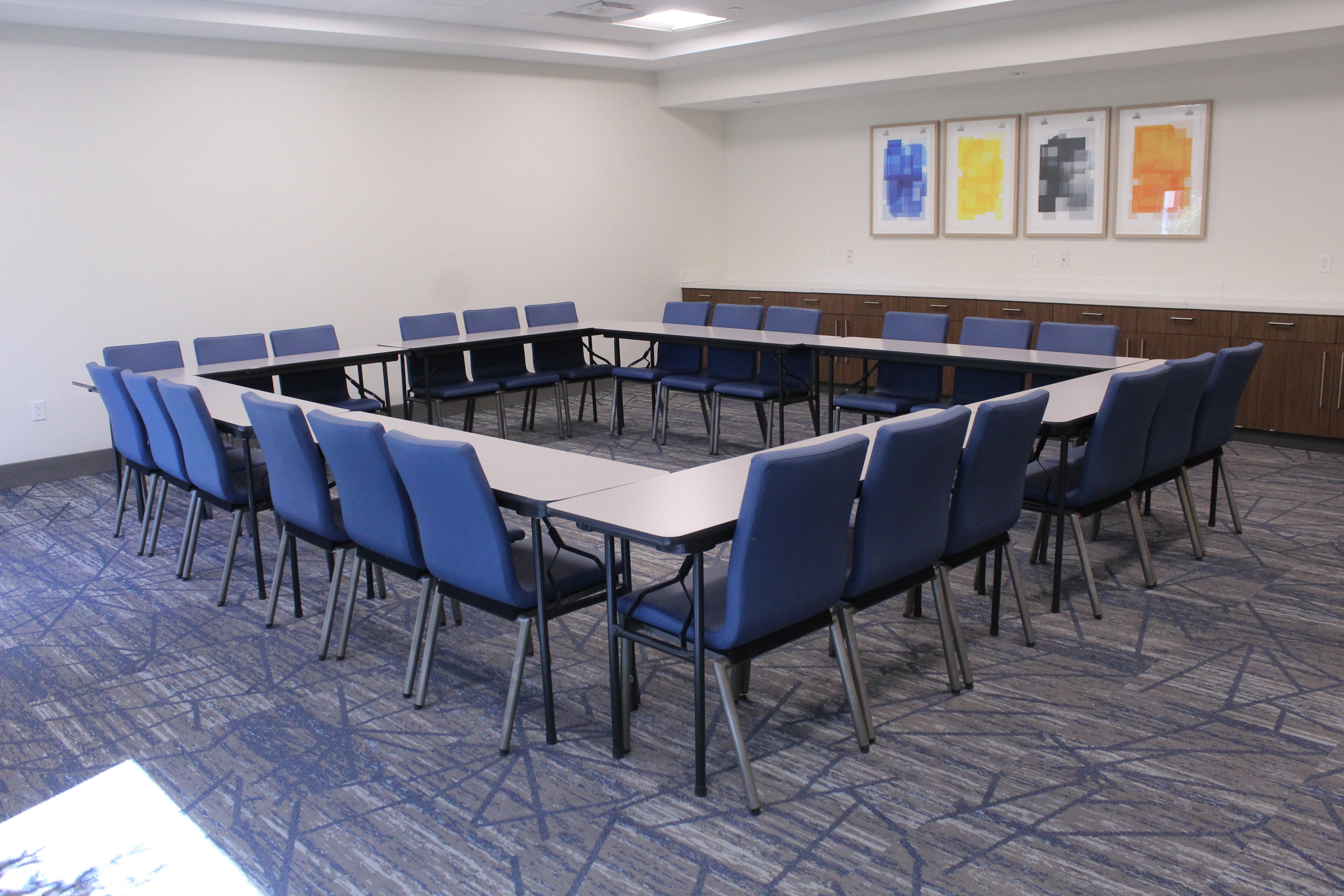 Holiday Inn Express & Suites Roswell 63/68