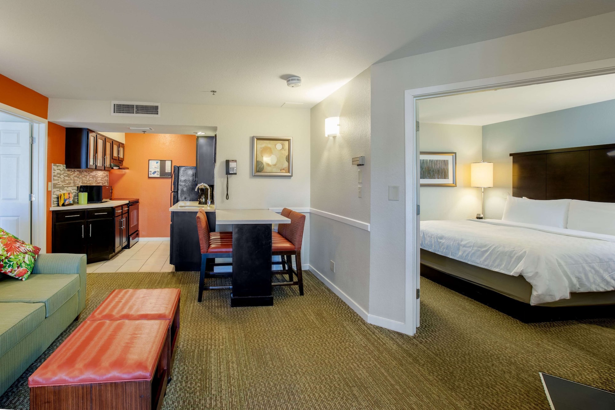 2 BEDROOMS, SUITE, MULTIPLE BEDS, ACCESSIBLE