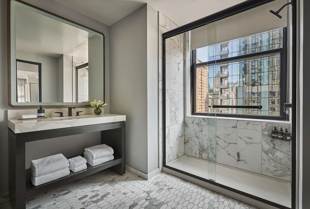 Pendry Chicago 23/76