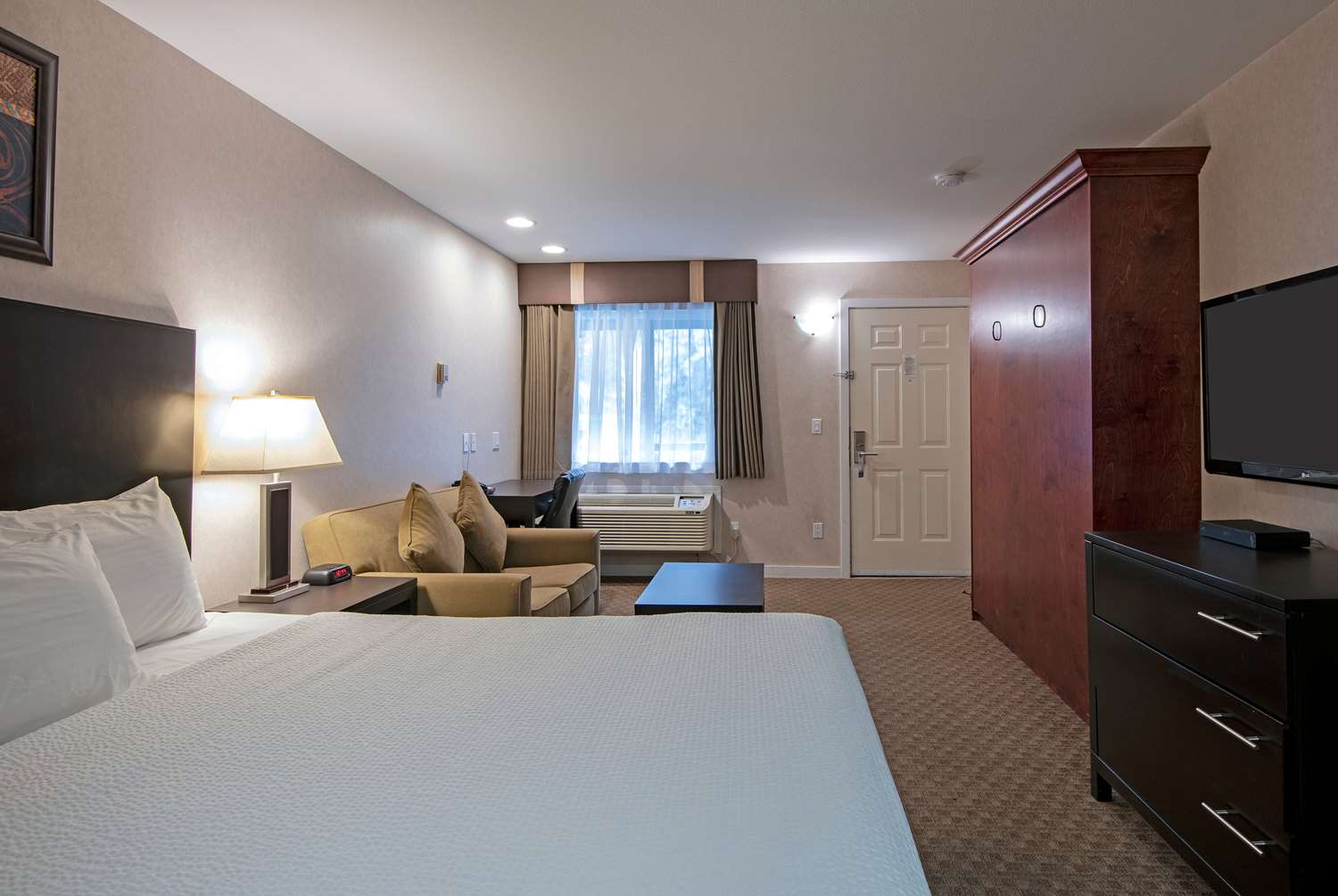 Travelodge By Wyndham Kamloops Mountview 6/69