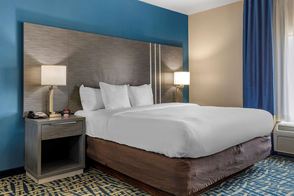 Comfort Inn and Suites Pauls Valley - City Lake 7/18