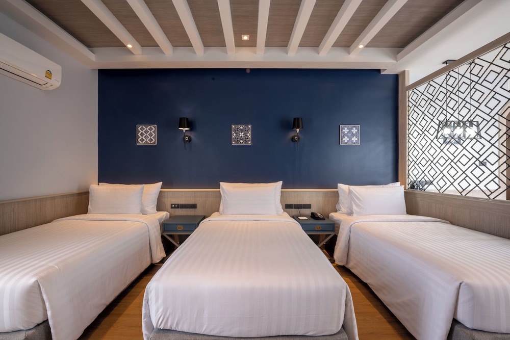 Seabed Grand Hotel Phuket 11/50