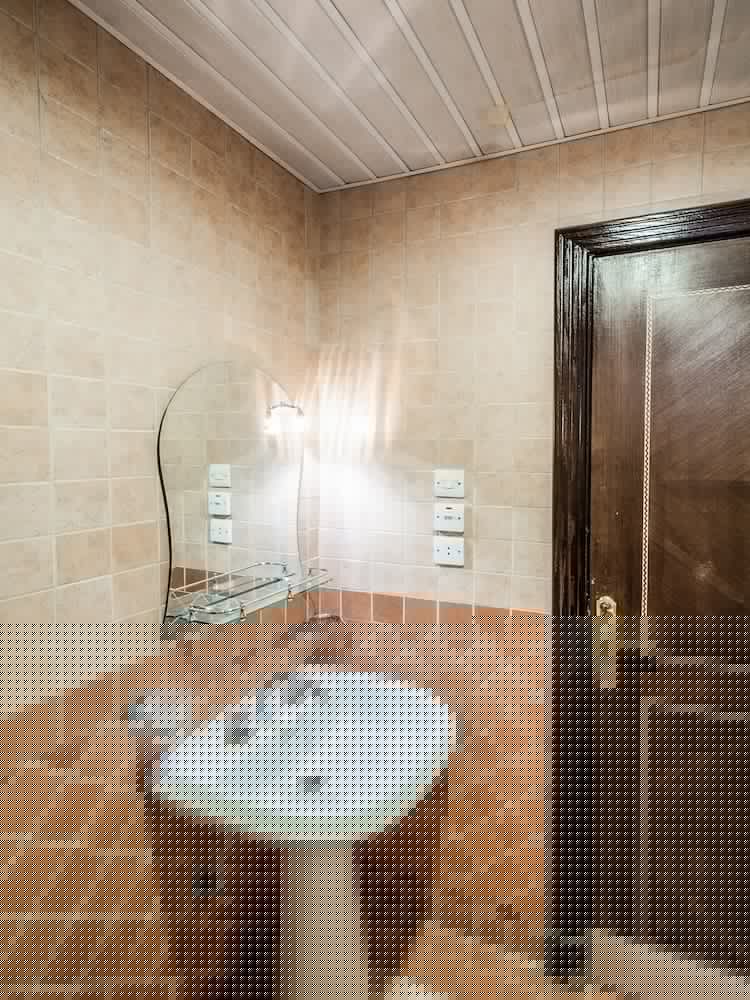 فندق كابيتال أو 162 برزين(Brzeen Hotel) 49/50