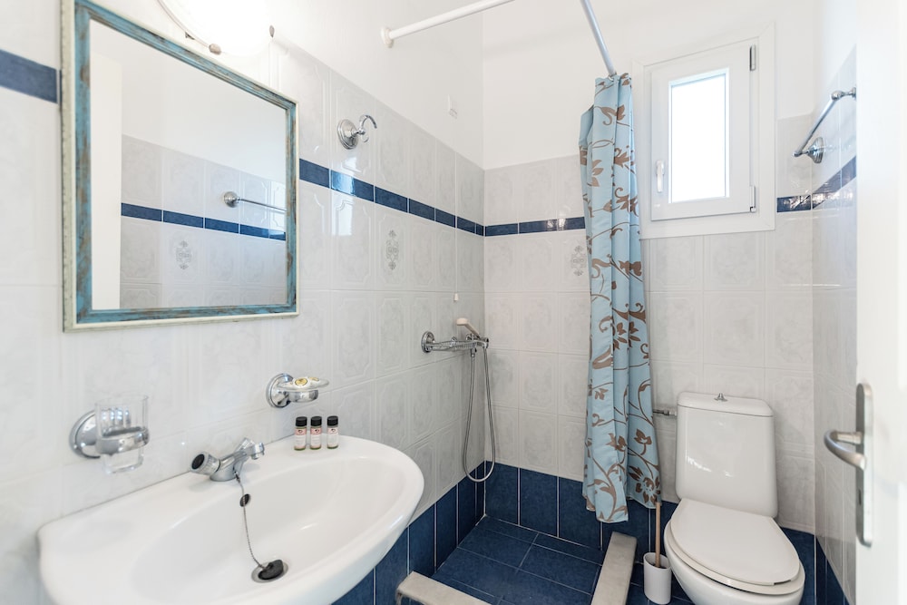Birbas Hotel 128/128
