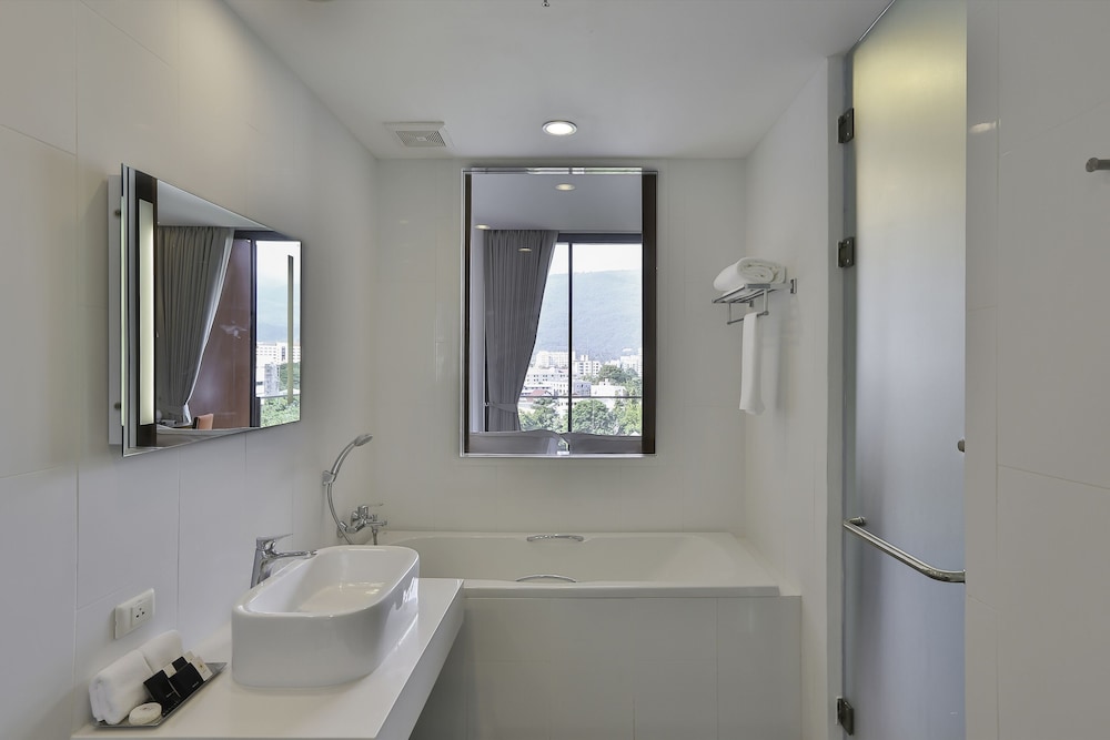 Eastin Tan Hotel Chiang Mai 77/78