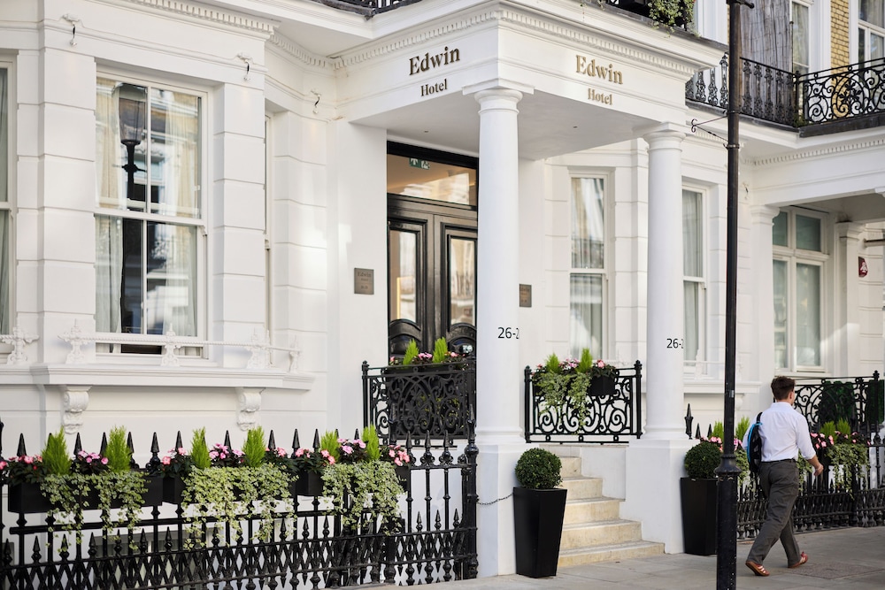 COURT APARTMENTS in LONDON