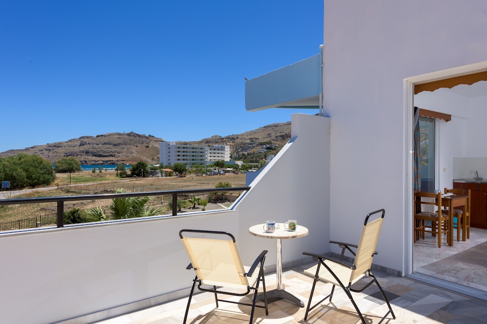 Vlycha Beach Studios & Apartments 42/71
