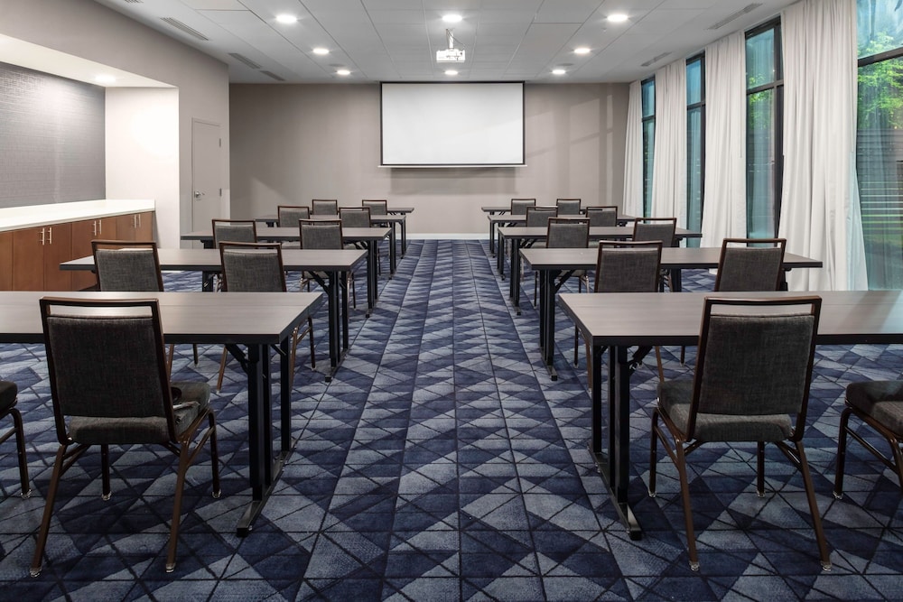 Courtyard by Marriott Memphis East/Galleria 18/26