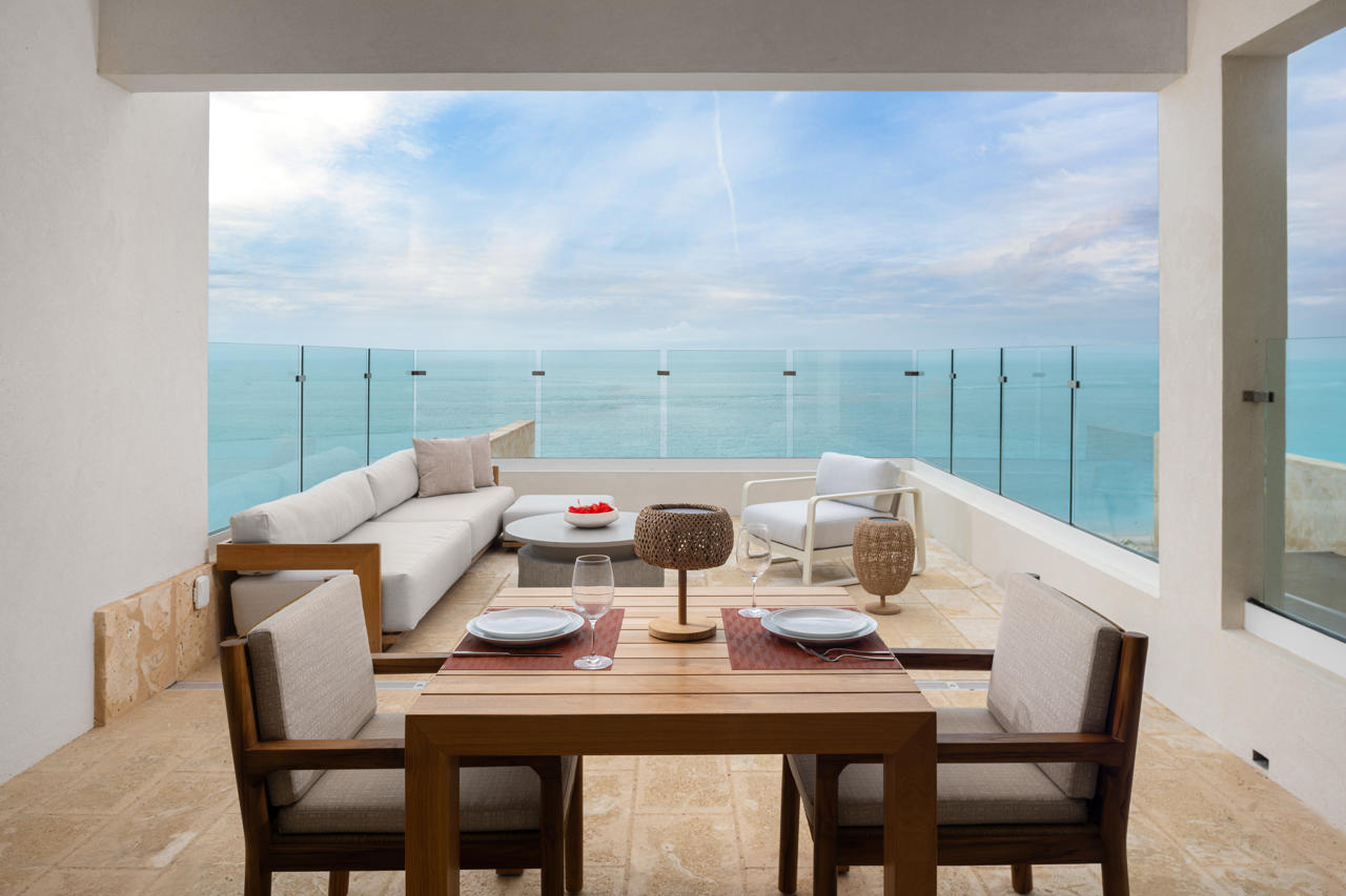The Strand Turks and Caicos 40/61