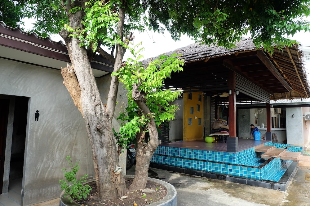 Baan Ma Feung Guest House photo1