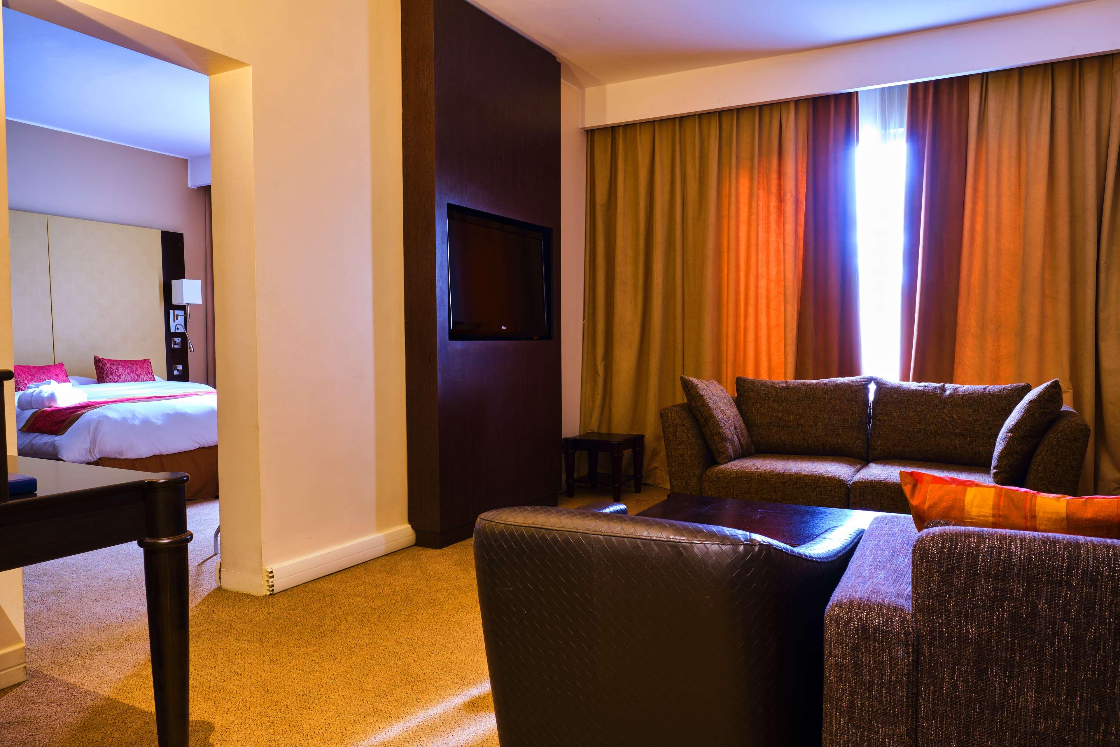 Lancaster Hotel Accra 24/50