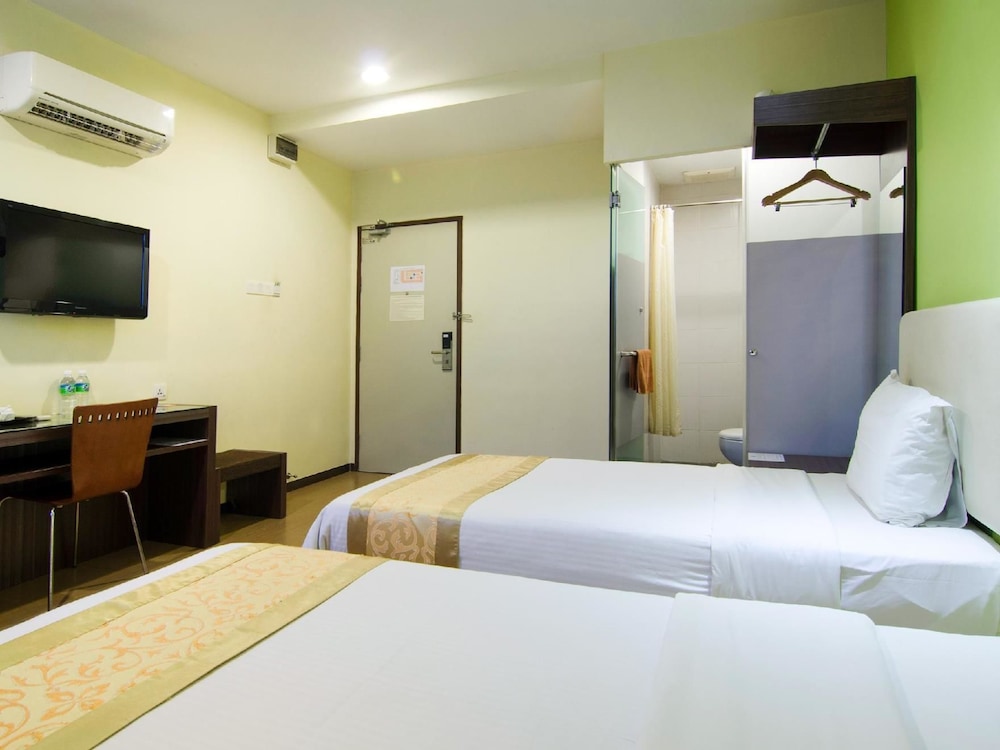 8 Days Boutique Hotel Mount Austin 29/57