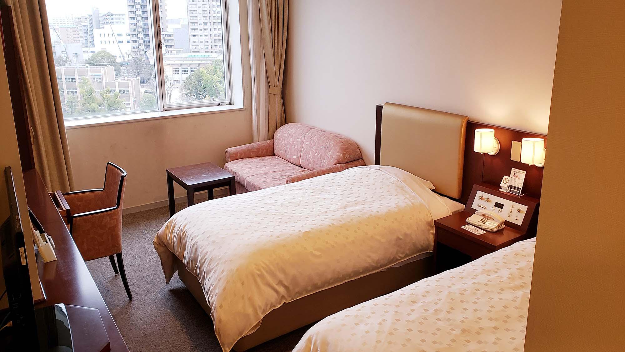 2 Rooms, Single Bed, River View, Night View