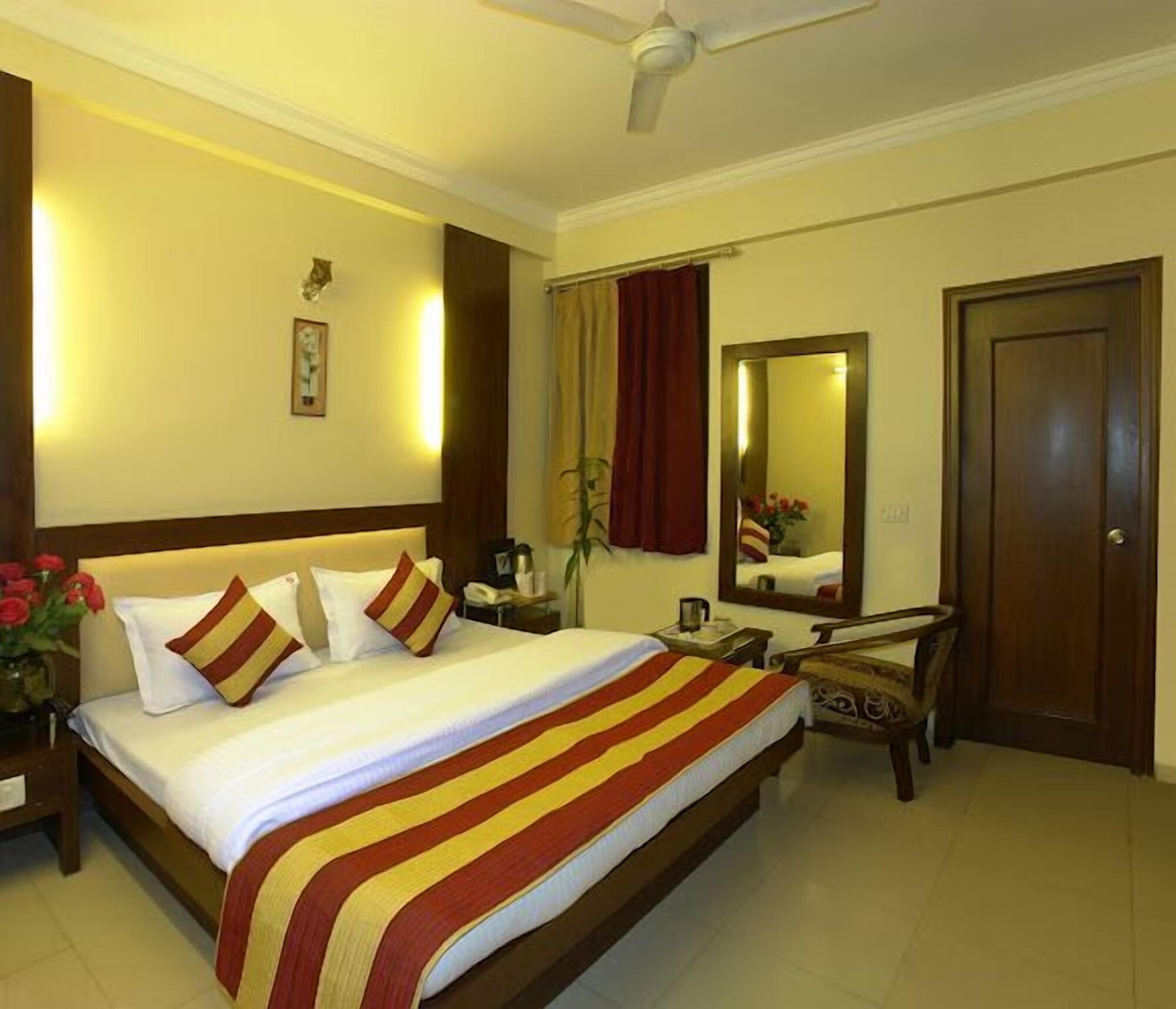 DELUXE, DOUBLE BED