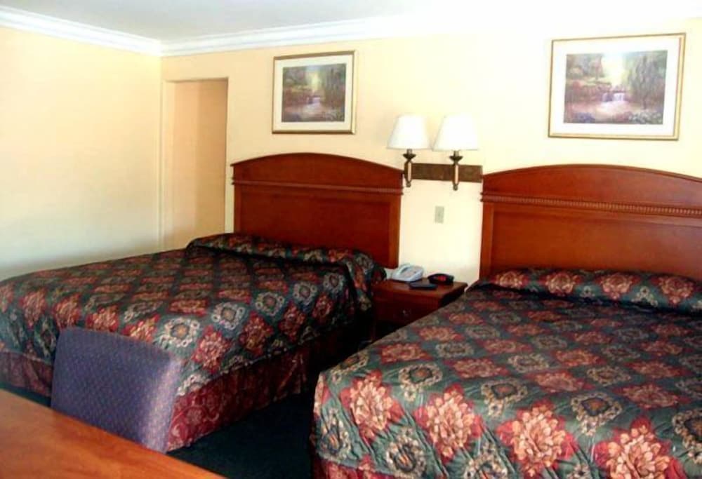 Colony Inn Buena Park 49/64