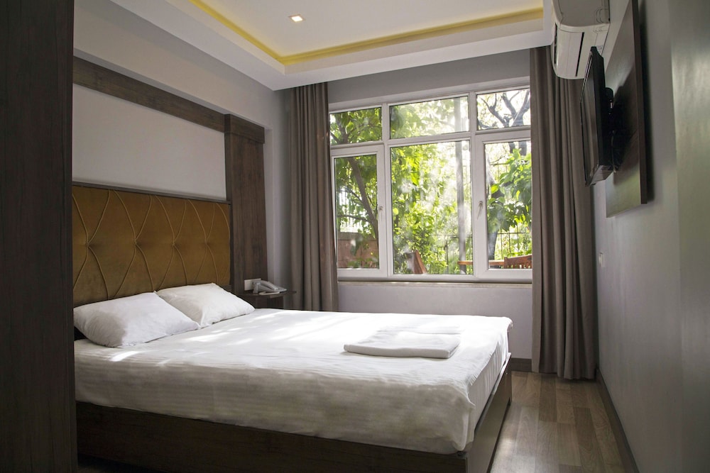 Deluxe, Double Bed