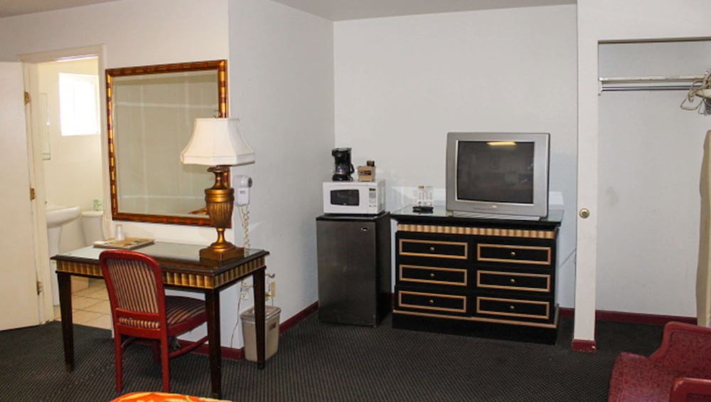 Budget Host Golden Wheat Motel 26/31