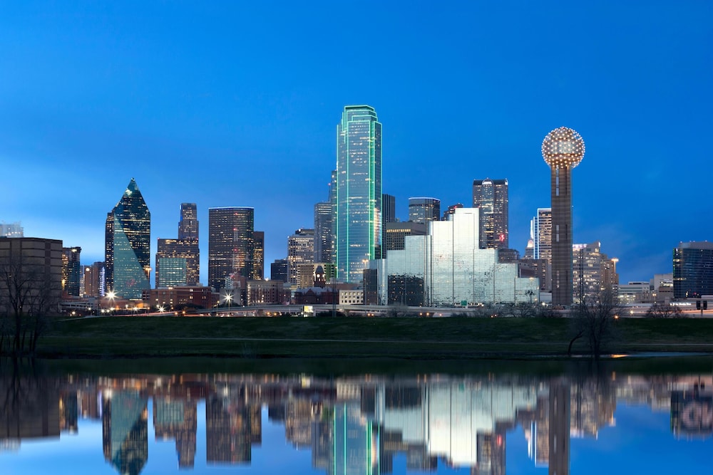 Hyatt Regency Dallas 71/78
