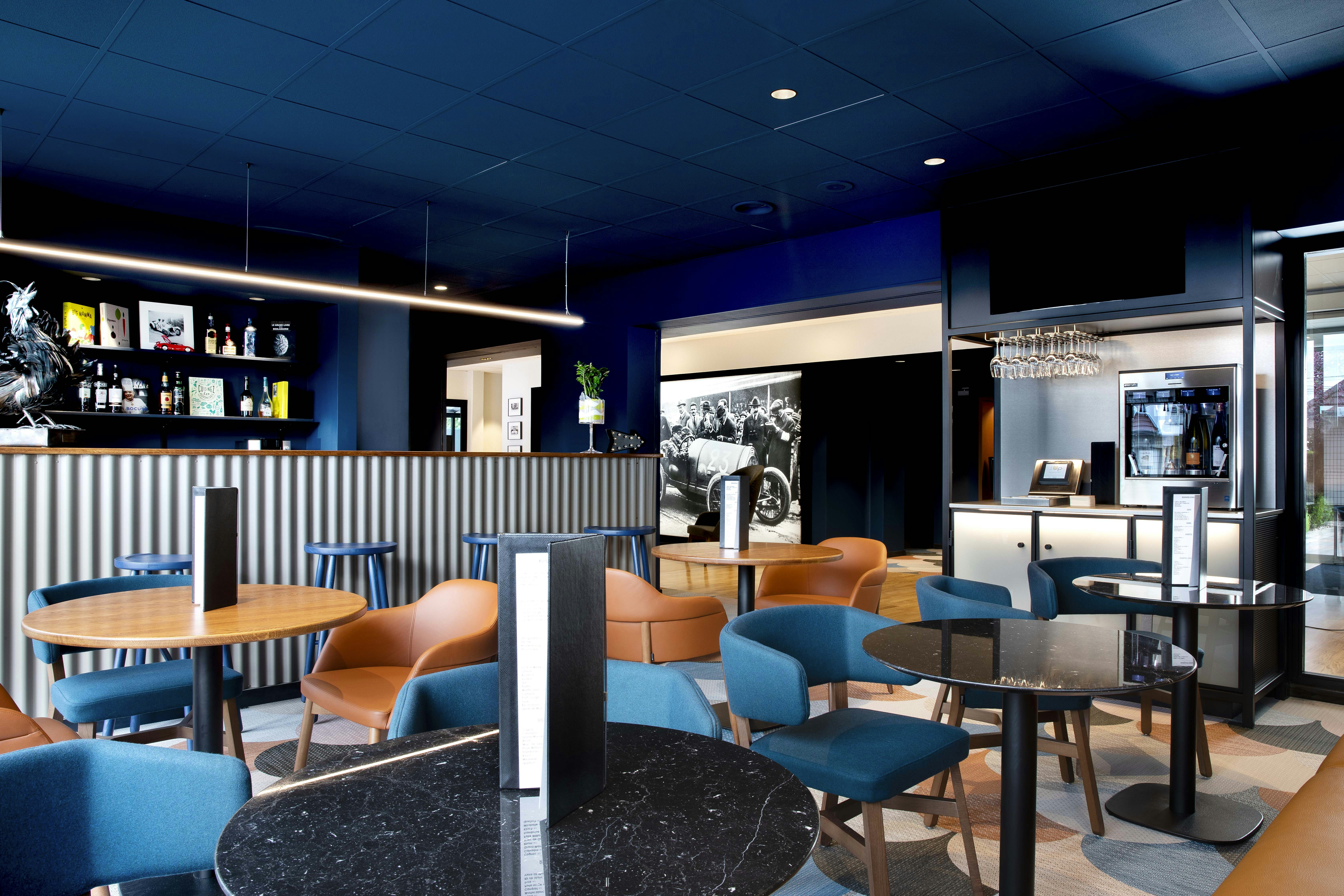 Hotel Le Bugatti 52/64