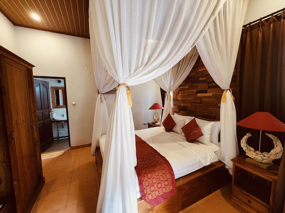 3 BEDROOMS, VILLA, PRIVATE POOL