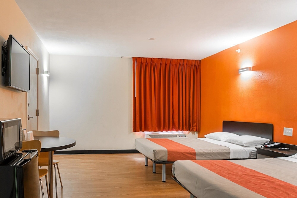 Motel6 New Orleans, LA - Near Downtown 10/30