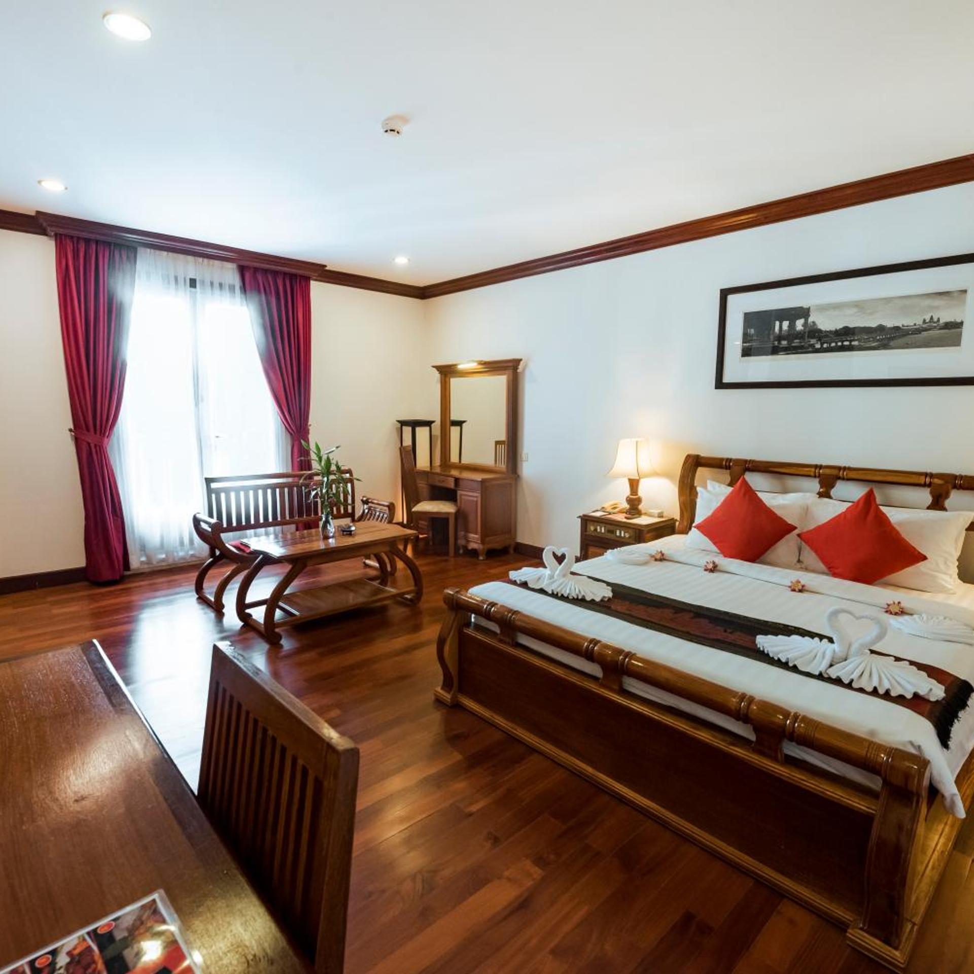 Executive, Suite