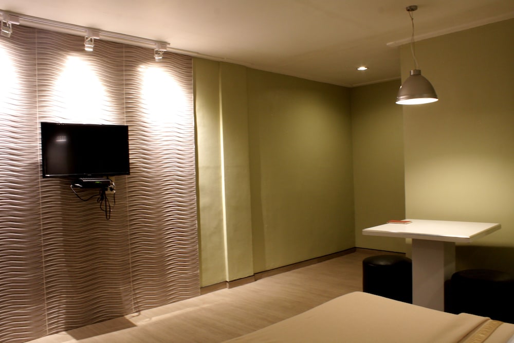 New Winston Hotel 28/31
