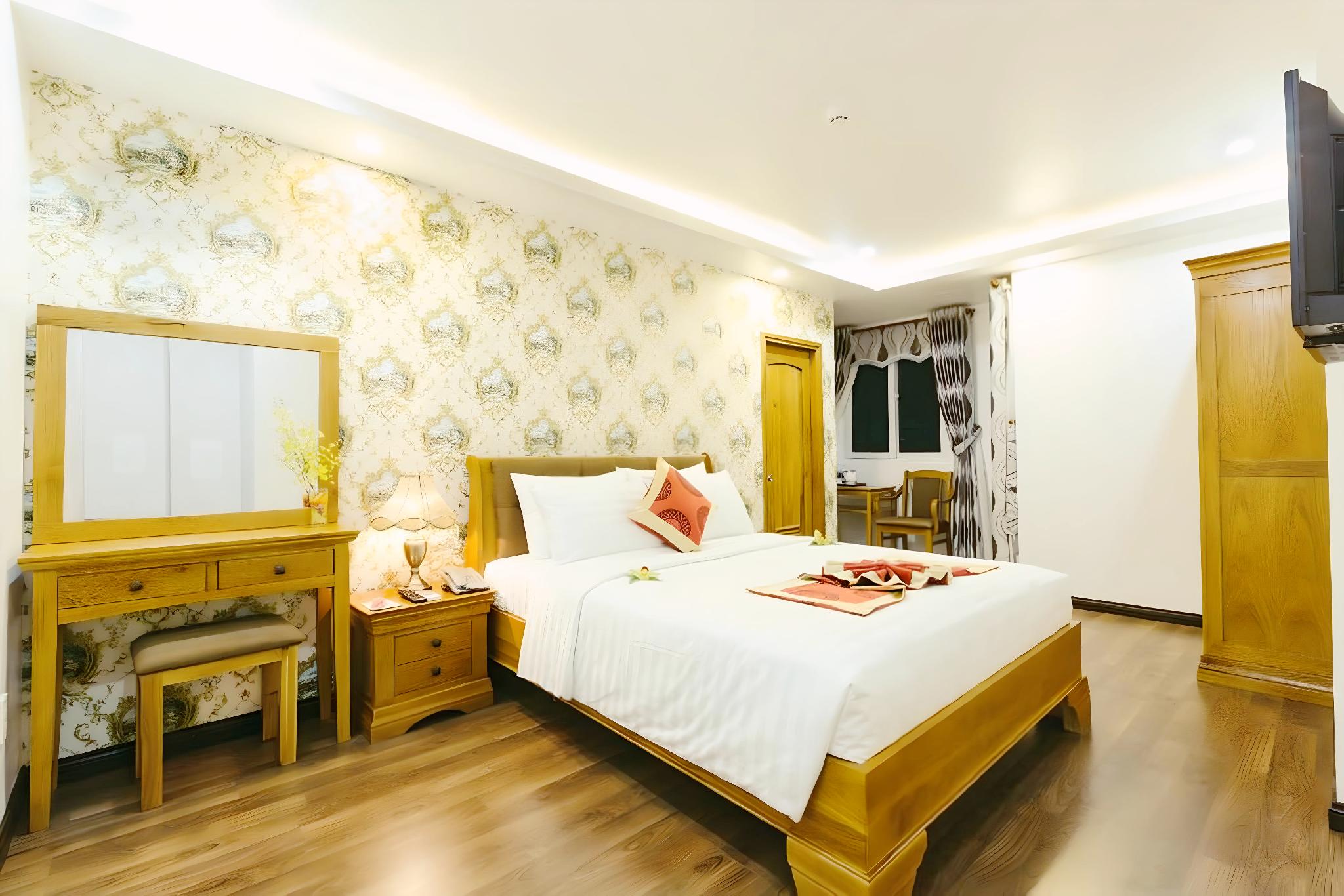 Senior, Deluxe, Double Bed