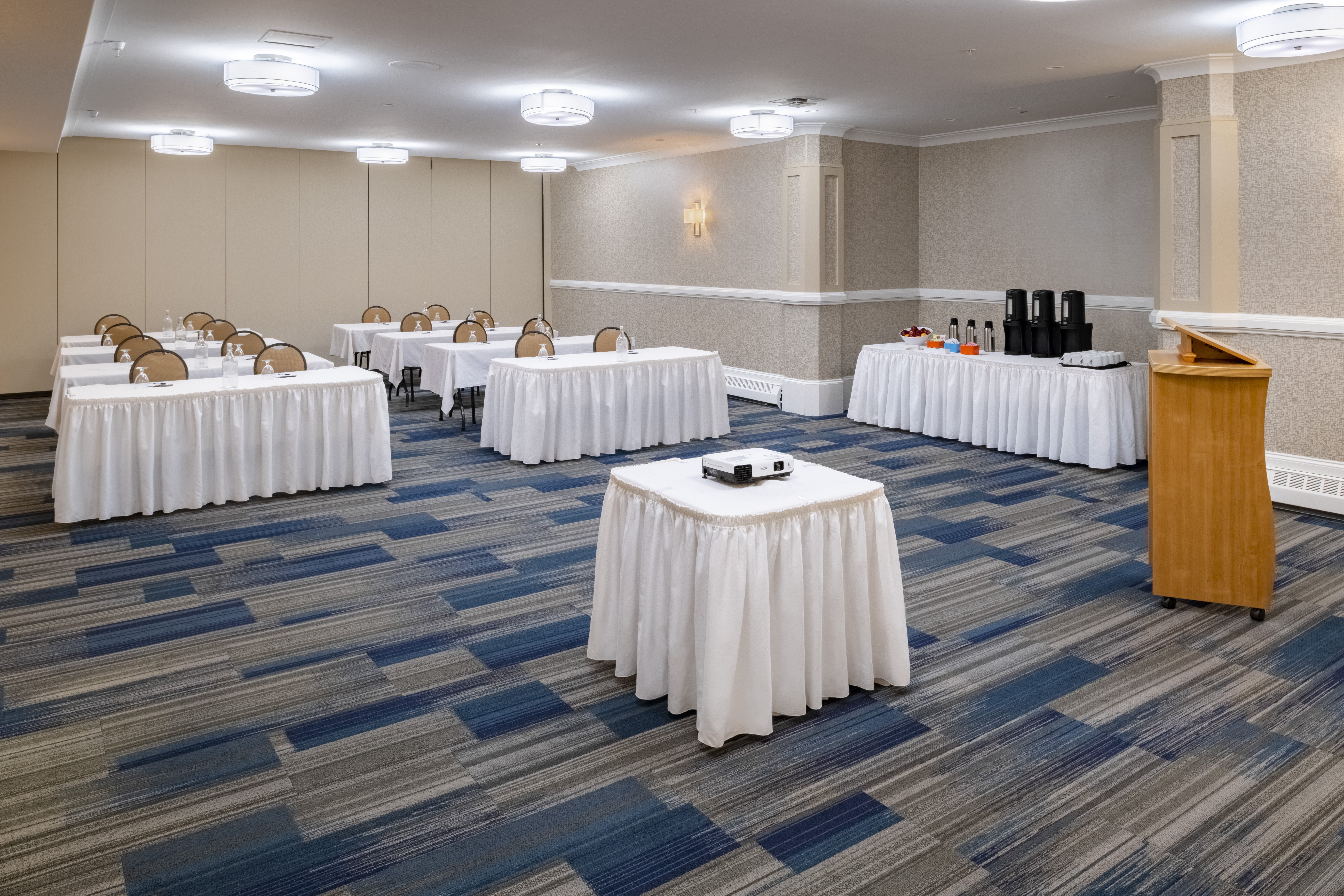 Holiday Inn Express And Suites Halifax Bedford 54/64
