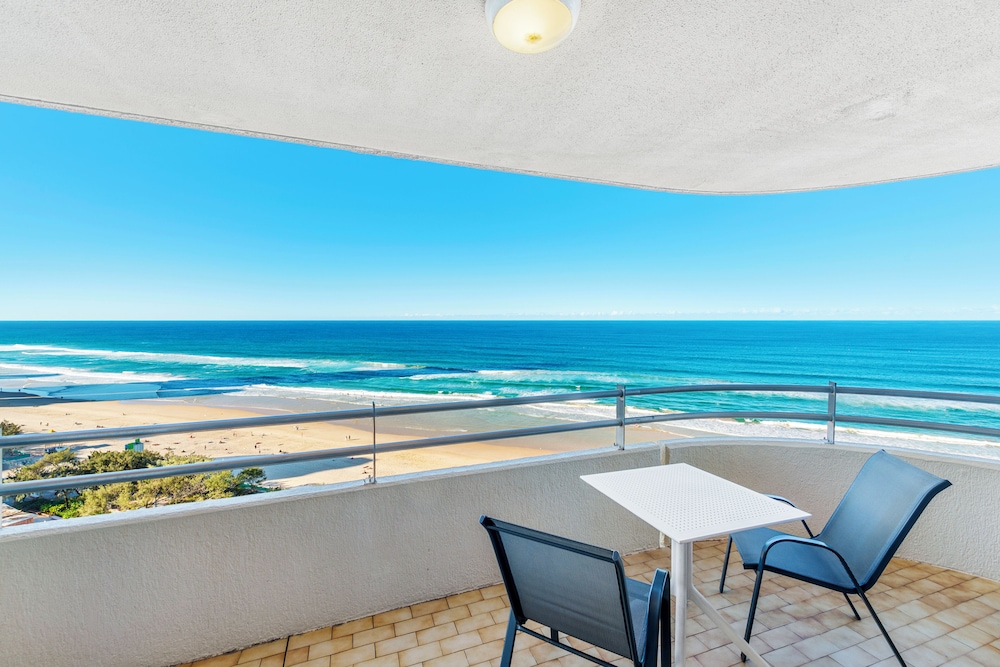 Zenith Ocean Front Apartments 40/50