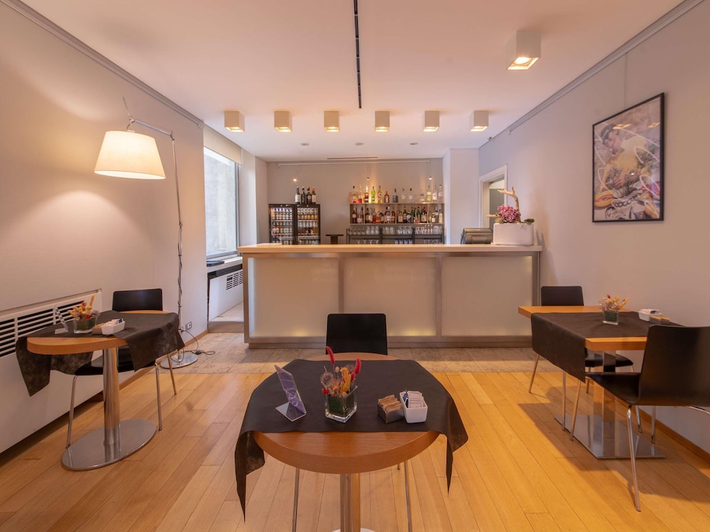 MERCURE MILANO SOLARI 60/75