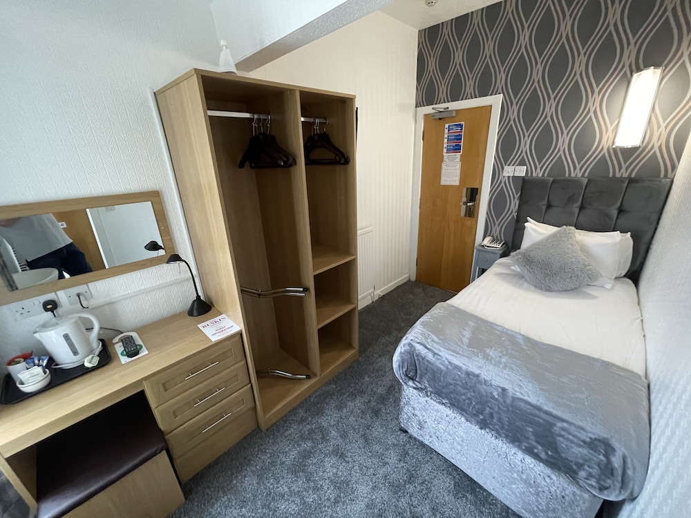 Ruskin Hotel 12/65