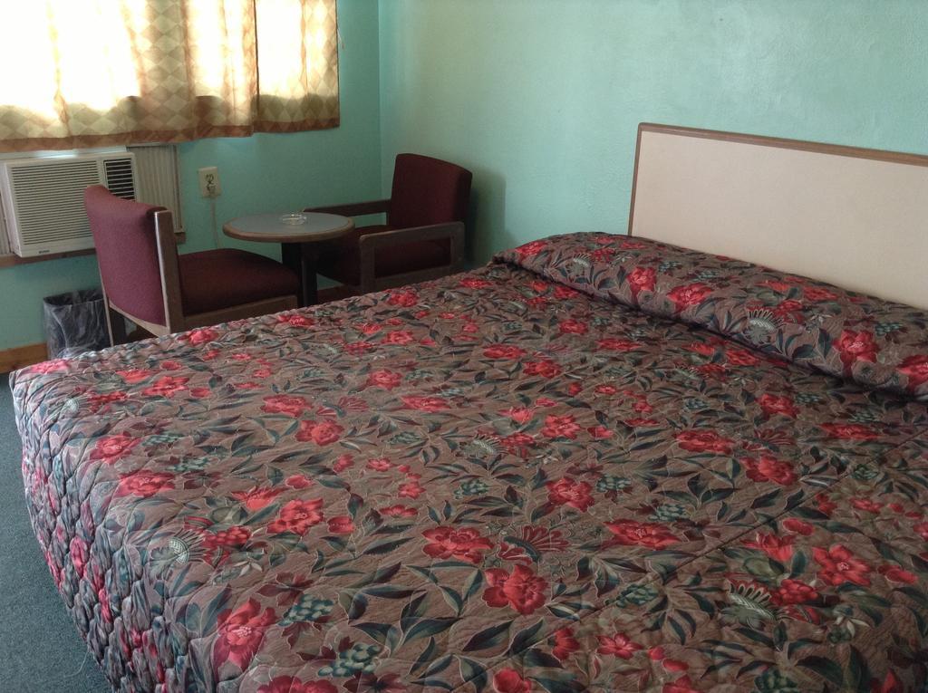 New Sea Breeze Motel 9/20