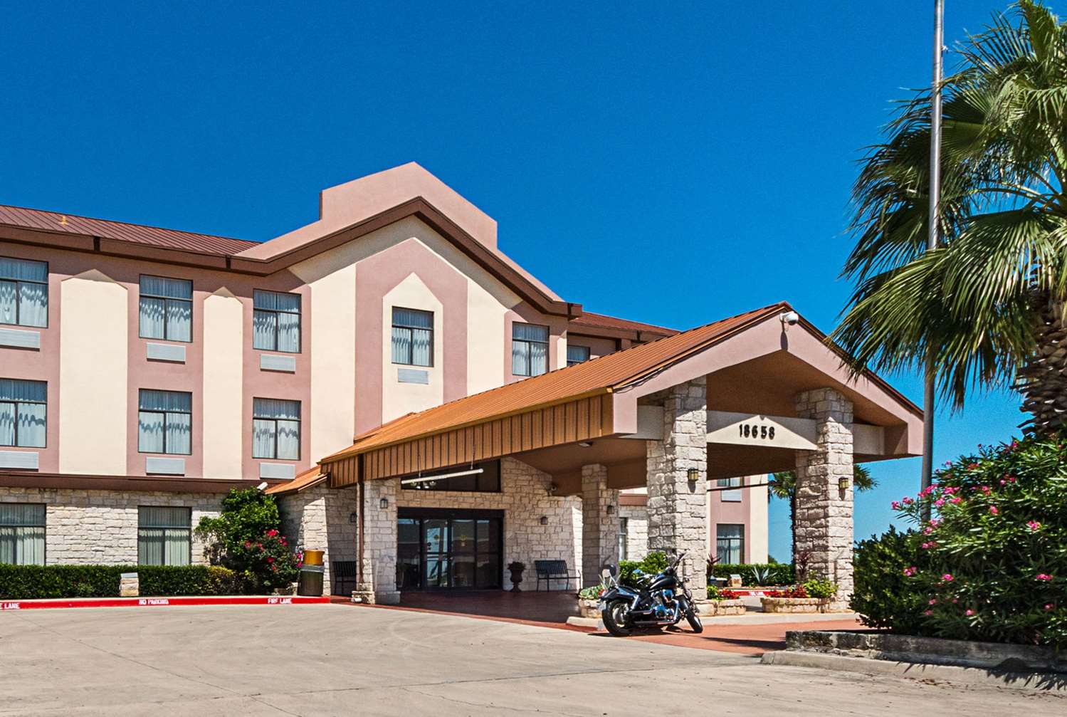 Quality Inn & Suites Buda, TX 14/21