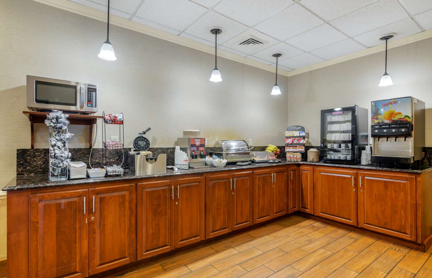 Best Western Plus Inn At Valley View 8/11