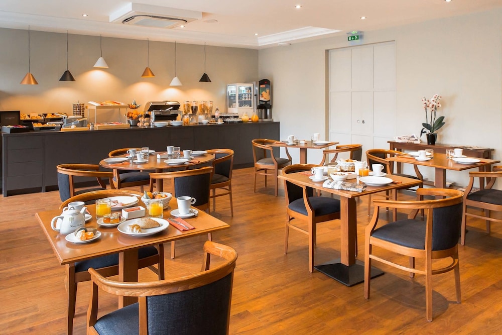 Hotel Montbriand Antony 31/44