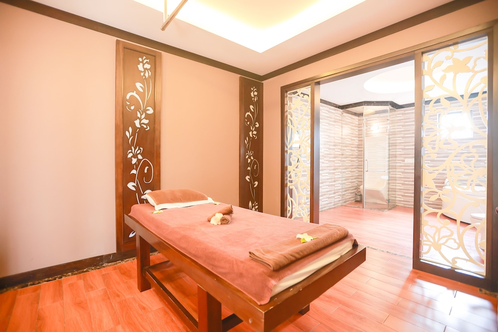 Muong Thanh Luxury Nhat Le Hotel 24/62
