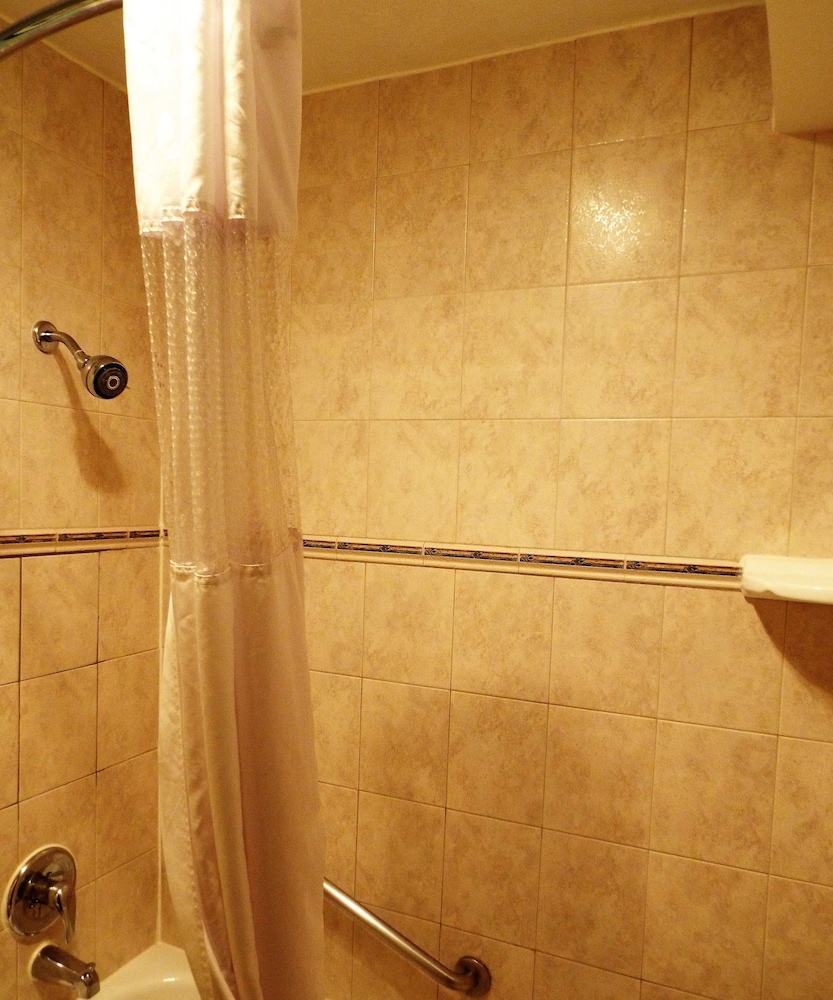 Super 8 by Wyndham Casper East/Evansville 33/33